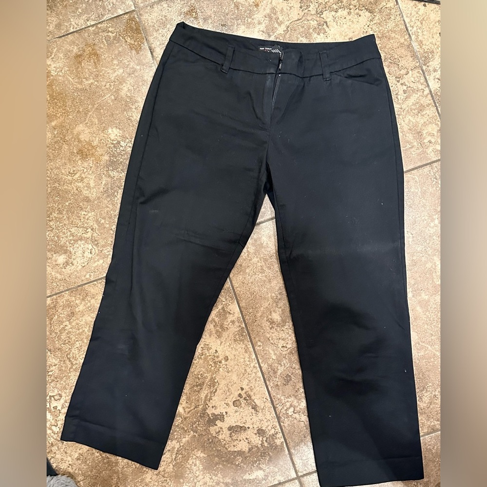 Black cropped slacks
